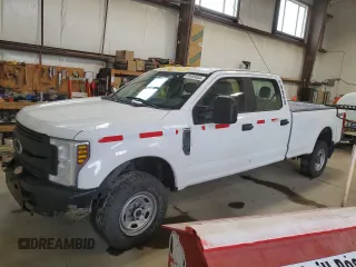 2019 Ford F-350 XL z VIN 1FT8W3B66KEC64396, wystawiony jako Copart lot #65959955 z przebiegiem 100 252 mil mil oraz Czysty tytuł • Clean title. Historia ofert i sprzedaży dostępna na DreamBid. Obrazek 1.