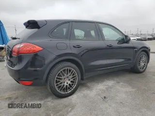 2013 Porsche Cayenne S Hybrid z VIN WP1AE2A26DLA16109, wystawiony jako Copart lot #59984335 z przebiegiem 117 939 mil mil oraz Czysty tytuł • Clean title. Historia ofert i sprzedaży dostępna na DreamBid. Obrazek 3.