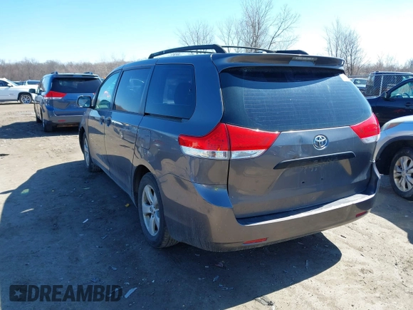 2011 Toyota Sienna with VIN 5TDZK3DC6BS125737, listed as a IAAI auction lot 41815233 with 248,318 mi miles. Bid and sale history available at carsss.com. Image 3.