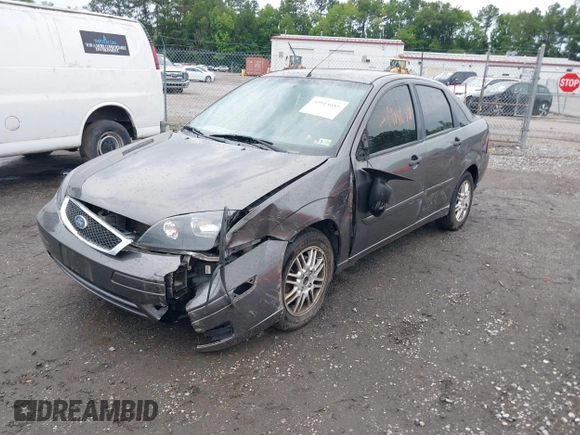 2007 Ford Focus S with VIN 1FAFP34N97W111639, listed as a IAAI auction lot 39914681 with 193,895 mi miles. Bid and sale history available at carsss.com. Image 18.