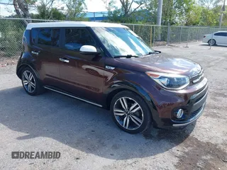 2017 Kia Soul + with VIN KNDJP3A58H7497538, listed as a IAAI auction lot 42045586 with 90,613 mi miles. Bid and sale history available at carsss.com. Image 1.