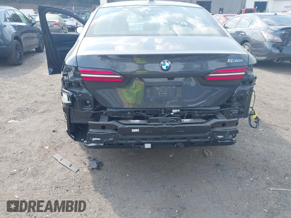 2024 BMW 5 Series 530i с VIN WBA43FJ03RCS39433, выставлен на аукционе IAAI как лот 42396985 с пробегом 2 327 миль миль и . История ставок и продаж доступна на DreamBid. Изображение 6.