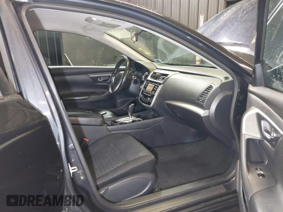 2018 Nissan Altima SR with VIN 1N4AL3AP9JC121415, listed as a IAAI auction lot 41528034 with 136,793 mi miles and . Bid and sale history available at carsss.com. Image 5.