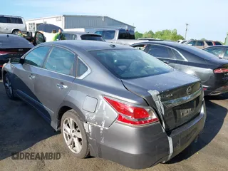 2015 Nissan Altima SV z VIN 1N4AL3AP8FC112860, wystawiony jako IAAI lot #42083386 z przebiegiem 123 672 mil mil oraz . Historia ofert i sprzedaży dostępna na DreamBid. Obrazek 3.