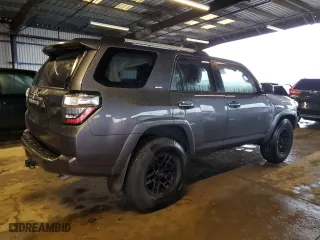 2021 Toyota 4Runner SR5 with VIN JTEEU5JR9M5229009, listed as a Copart auction lot 86214204 with 47,759 mi miles and Salvage Title. Bid and sale history available at carsss.com. Image 3.