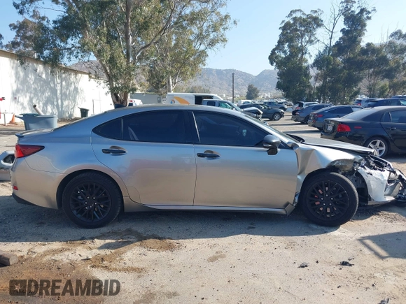2016 Lexus ES 330 z VIN JTHBK1GG4G2236076, wystawiony jako IAAI lot #42124873 z przebiegiem 118 102 mil mil oraz . Historia ofert i sprzedaży dostępna na DreamBid. Obrazek 13.