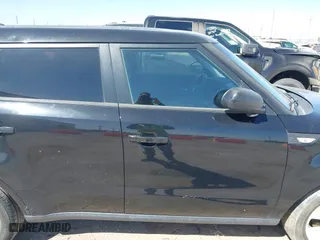 2014 Kia Soul with VIN KNDJN2A29E7073576, listed as a IAAI auction lot 41715382 with 99,156 mi miles. Bid and sale history available at carsss.com. Image 13.
