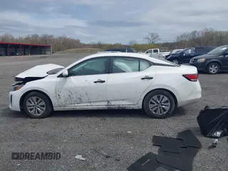 2024 Nissan Sentra S z VIN 3N1AB8BV4RY272627, wystawiony jako IAAI lot #41966596 z przebiegiem 32 827 mil mil oraz . Historia ofert i sprzedaży dostępna na DreamBid. Obrazek 15.