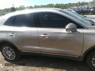 2015 Lincoln MKC z VIN 5LMCJ1A99FUJ41365, wystawiony jako IAAI lot #41985834 z przebiegiem 116 648 mil mil oraz . Historia ofert i sprzedaży dostępna na DreamBid. Obrazek 13.