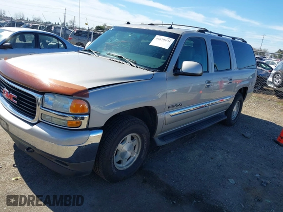 2005 GMC Yukon XL SLT with VIN 1GKFK16Z75J185959, listed as a IAAI auction lot 41679673 with 275,667 mi miles. Bid and sale history available at carsss.com. Image 2.