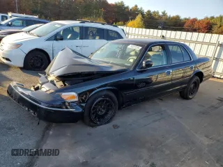 2002 Ford Crown Victoria LX z VIN 2FAFP74W02X131470, wystawiony jako Copart lot #76227224 z przebiegiem 107 514 mil mil oraz Szkody całkowita. Historia ofert i sprzedaży dostępna na DreamBid. Obrazek 1.