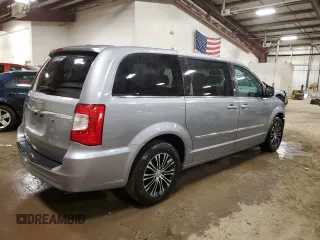 2014 Chrysler Town & Country S with VIN 2C4RC1HG0ER109089, listed as a Copart auction lot 49243395 with 117,568 mi miles and Clean Title. Bid and sale history available at carsss.com. Image 3.