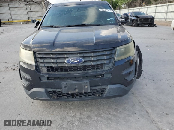 2017 Ford Police Interceptor Utility z VIN 1FM5K8AR3HGB15573, wystawiony jako Copart lot #53167325 z przebiegiem 89 342 mil mil oraz Szkody całkowita. Historia ofert i sprzedaży dostępna na DreamBid. Obrazek 5.