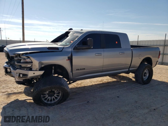 2022 Ram 2500 Big Horn z VIN 3C6UR5ML6NG342037, wystawiony jako Copart lot #88340935 z przebiegiem 45 208 mil mil oraz Szkoda całkowita • Salvage title. Historia ofert i sprzedaży dostępna na DreamBid. Obrazek 1.