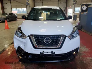 2019 Nissan Kicks S with VIN 3N1CP5CU4KL561427, listed as a Copart auction lot 52335125 with 34,035 mi miles and Salvage Title. Bid and sale history available at DreamBid. Image 5.
