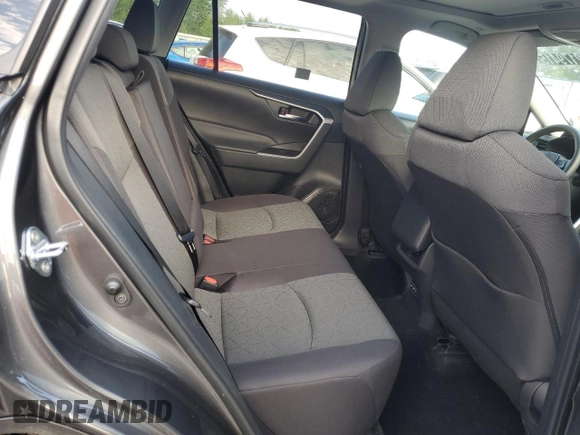 2023 Toyota RAV4 XLE z VIN 2T3P1RFV2PW343773, wystawiony jako Copart lot #62179415 z przebiegiem 10 976 mil mil oraz Czysty tytuł • Clean title. Historia ofert i sprzedaży dostępna na DreamBid. Obrazek 11.