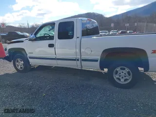 2000 Chevrolet Silverado 1500 LT with VIN 1GCEK19T9YE384538, listed as a IAAI auction lot 41596743 with 165,594 mi miles. Bid and sale history available at carsss.com. Image 14.