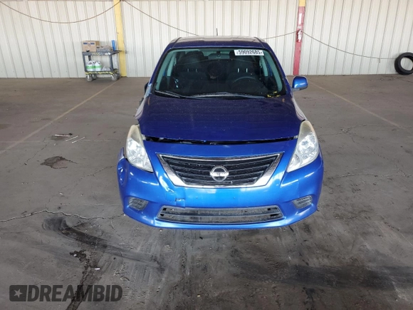 2012 Nissan Versa SV z VIN 3N1CN7AP7CL826003, wystawiony jako Copart lot #59092685 z przebiegiem 178 546 mil mil oraz Szkoda całkowita • Salvage title. Historia ofert i sprzedaży dostępna na DreamBid. Obrazek 5.