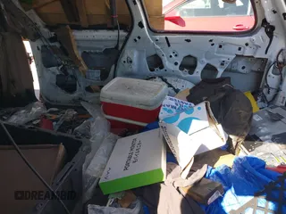 2000 Toyota Sienna LE z VIN 4T3ZF13C5YU248821, wystawiony jako IAAI lot #41782865 z przebiegiem Nie podano mil oraz . Historia ofert i sprzedaży dostępna na DreamBid. Obrazek 8.