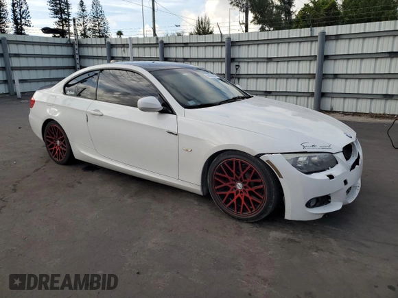 2011 BMW 3 Series 328i with VIN WBAKE3C5XBE441544, listed as a Copart auction lot 86638984 with 131,700 mi miles and Salvage Title. Bid and sale history available at DreamBid. Image 4.