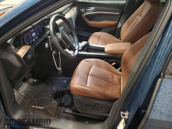 2022 Audi e-tron Premium Plus с VIN WA1LAAGE4NB006634, выставлен на аукционе Copart как лот 84389824 с пробегом 48 516 миль миль и Списание • Salvage title. История ставок и продаж доступна на DreamBid. Изображение 7.