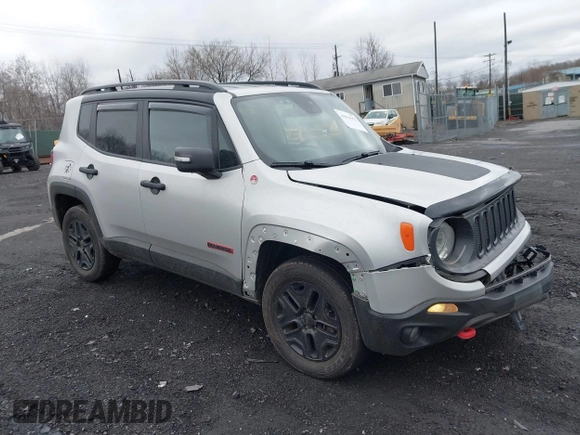 2018 Jeep Renegade Trailhawk with VIN ZACCJBCB1JPG74527, listed as a IAAI auction lot 41814352 with 71,120 mi miles. Bid and sale history available at carsss.com. Image 1.