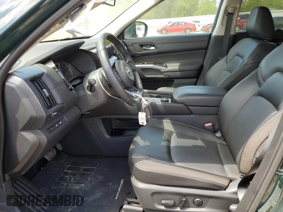 2024 Nissan Pathfinder SL z VIN 5N1DR3CC1RC259568, wystawiony jako Copart lot #53545965 z przebiegiem 10 585 mil mil oraz Szkoda całkowita • Salvage title. Historia ofert i sprzedaży dostępna na DreamBid. Obrazek 7.