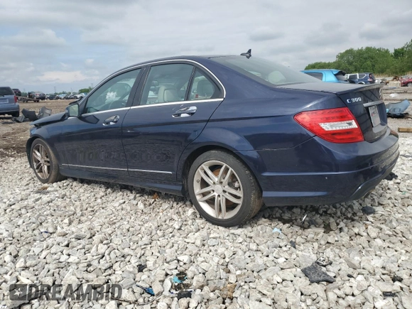 2013 Mercedes-Benz C 300 Sport z VIN WDDGF8AB0DR273622, wystawiony jako Copart lot #53899175 z przebiegiem 115 067 mil mil oraz Szkoda całkowita • Salvage title. Historia ofert i sprzedaży dostępna na DreamBid. Obrazek 2.