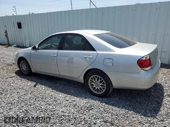 2006 Toyota Camry LE z VIN 4T1BF30K16U630147, wystawiony jako Copart lot #59696815 z przebiegiem 168 727 mil mil oraz Czysty tytuł • Clean title. Historia ofert i sprzedaży dostępna na DreamBid. Obrazek 2.