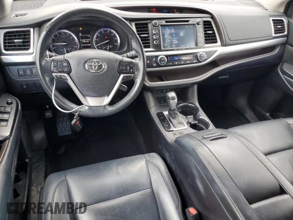 2018 Toyota Highlander SE с VIN 5TDKZRFH6JS530651, выставлен на аукционе Copart как лот 61350945 с пробегом 99 561 миль миль и Списание • Salvage title. История ставок и продаж доступна на DreamBid. Изображение 8.