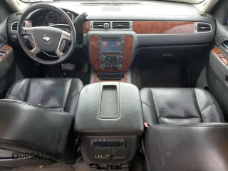 2010 Chevrolet Suburban LTZ with VIN 1GNUKKE36AR229085, listed as a Copart auction lot 45721095 with 201,743 mi miles and Clean Title. Bid and sale history available at carsss.com. Image 8.