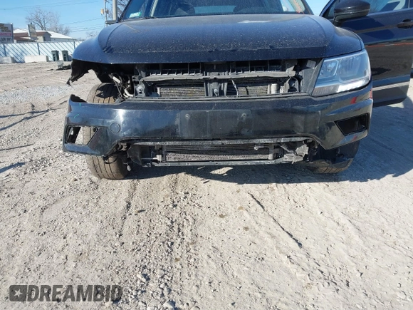 2019 Volkswagen Tiguan SE with VIN 3VV3B7AX9KM135037, listed as a IAAI auction lot 41527344 with 146,630 mi miles and . Bid and sale history available at DreamBid. Image 6.