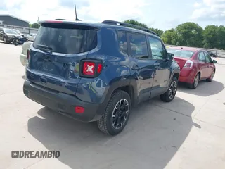 2023 Jeep Renegade Latitude with VIN ZACNJDB10PPP70488, listed as a IAAI auction lot 42224200 with 32,957 mi miles and . Bid and sale history available at carsss.com. Image 4.