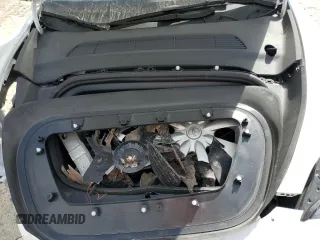 2024 Tesla Model Y Long Range with VIN 7SAYGDEE2RA335818, listed as a Copart auction lot 48821475 with 4,415 mi miles and Salvage Title. Bid and sale history available at DreamBid. Image 13.