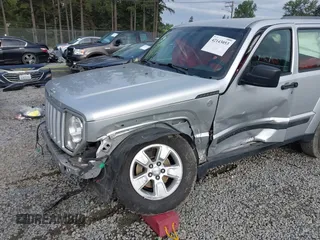 2011 Jeep Liberty Sport z VIN 1J4PN2GK9BW503376, wystawiony jako IAAI lot #42143053 z przebiegiem 168 841 mil mil oraz . Historia ofert i sprzedaży dostępna na DreamBid. Obrazek 6.