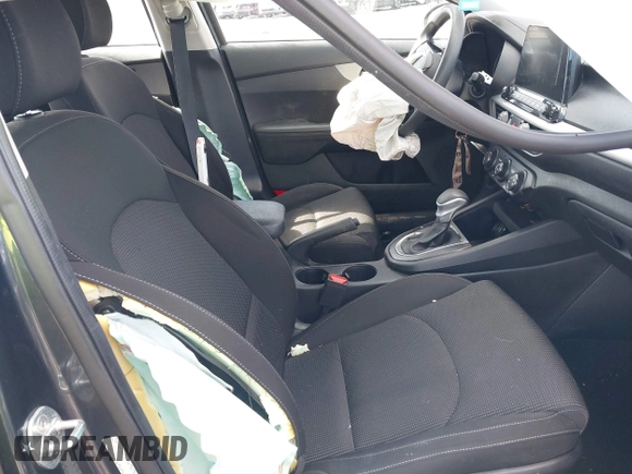 2021 Kia Forte LXS z VIN 3KPF24AD7ME266867, wystawiony jako IAAI lot #41986349 z przebiegiem 93 358 mil mil oraz . Historia ofert i sprzedaży dostępna na DreamBid. Obrazek 5.
