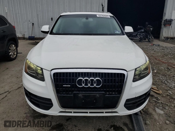 2010 Audi Q5 Premium Plus z VIN WA1LKAFPXAA020442, wystawiony jako Copart lot #62762045 z przebiegiem 136 816 mil mil oraz Szkoda całkowita • Salvage title. Historia ofert i sprzedaży dostępna na DreamBid. Obrazek 5.