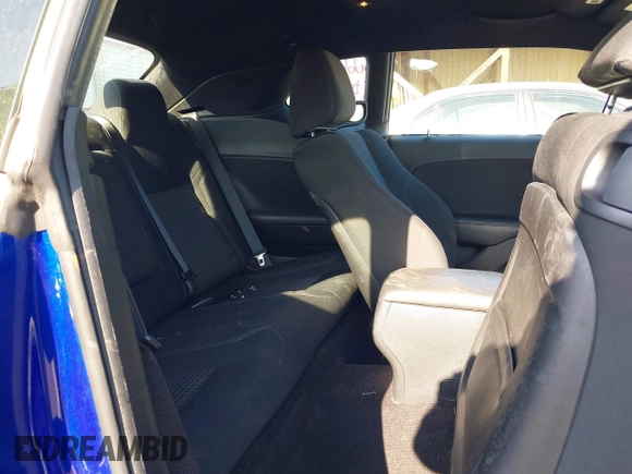2019 Dodge Challenger SXT z VIN 2C3CDZAG0KH530232, wystawiony jako IAAI lot #42101045 z przebiegiem 57 693 mil mil oraz . Historia ofert i sprzedaży dostępna na DreamBid. Obrazek 8.