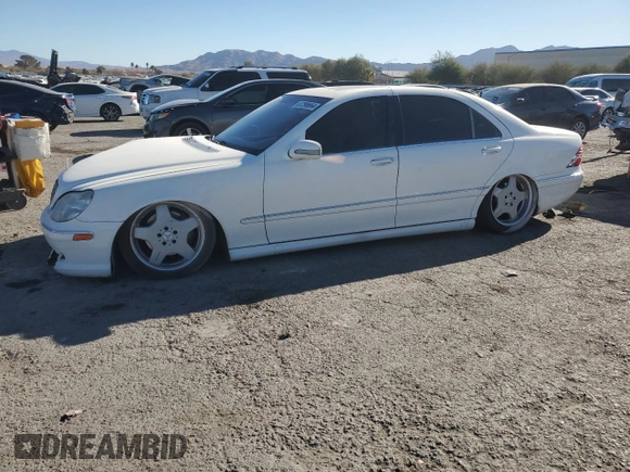 2002 Mercedes-Benz S-Class 4.3L with VIN WDBNG70J42A284800, listed as a Copart auction lot 87298664 with 186,866 mi miles and Salvage Title. Bid and sale history available at carsss.com. Image 1.