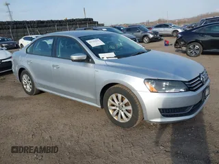 2014 Volkswagen Passat S w/Nav with VIN 1VWAP7A39EC016279, listed as a IAAI auction lot 41792113 with 189,833 mi miles. Bid and sale history available at carsss.com. Image 1.