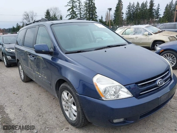 2008 Kia Sedona LX with VIN KNDMB233X86195286, listed as a IAAI auction lot 41750651 with 210,035 mi miles. Bid and sale history available at carsss.com. Image 1.