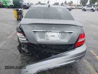 2014 Mercedes-Benz C 250 Sport с VIN WDDGF4HBXEG253583, выставлен на аукционе IAAI как лот 42189407 с пробегом 134 896 миль миль и . История ставок и продаж доступна на DreamBid. Изображение 16.