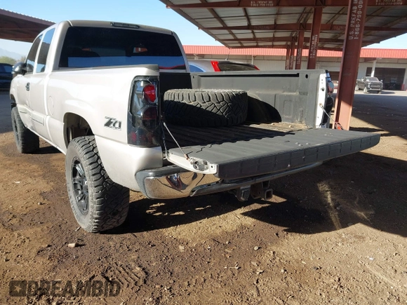 2004 Chevrolet Silverado 1500 with VIN 1GCEK19T14E190953, listed as a IAAI auction lot 41291606 with 109,762 mi miles and . Bid and sale history available at DreamBid. Image 3.