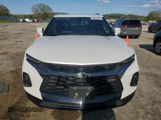 2020 Chevrolet Blazer RS z VIN 3GNKBKRS7LS693835, wystawiony jako Copart lot #56047675 z przebiegiem 62 752 mil mil oraz Szkoda całkowita • Salvage title. Historia ofert i sprzedaży dostępna na DreamBid. Obrazek 5.