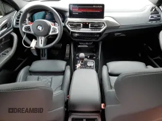 2022 BMW X4 M z VIN 5YM23EC00N9M68670, wystawiony jako Copart lot #80404663 z przebiegiem 5979 mil mil oraz . Historia ofert i sprzedaży dostępna na DreamBid. Obrazek 8.