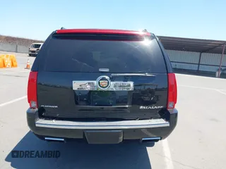 2014 Cadillac Escalade ESV Platinum z VIN 1GYS3KEF5ER161787, wystawiony jako IAAI lot #42358806 z przebiegiem 120 317 mil mil oraz . Historia ofert i sprzedaży dostępna na DreamBid. Obrazek 16.