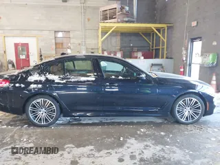 2020 BMW 5 Series 540i xDrive z VIN WBAJS3C06LCE00319, wystawiony jako IAAI lot #41384030 z przebiegiem 49 941 mil mil oraz . Historia ofert i sprzedaży dostępna na DreamBid. Obrazek 14.