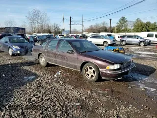 1996 Chevrolet Caprice 1SA Special Value z VIN 1G1BL52W3TR156945, wystawiony jako Copart lot #86470784 z przebiegiem 166 584 mil mil oraz Szkoda całkowita • Salvage title. Historia ofert i sprzedaży dostępna na DreamBid. Obrazek 11.