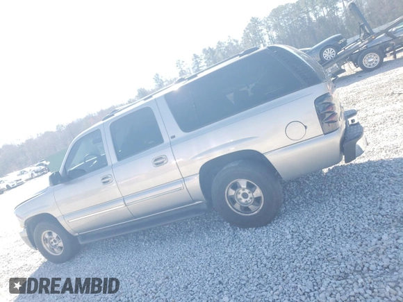 2001 Chevrolet Suburban LS with VIN 3GNEC16T21G265902, listed as a Copart auction lot 44120685 with 299,460 mi miles and Salvage Title. Bid and sale history available at carsss.com. Image 2.
