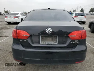 2014 Volkswagen Jetta SEL z VIN 3VWL17AJ8EM440253, wystawiony jako Copart lot #55537115 z przebiegiem 143 980 mil mil oraz Czysty tytuł • Clean title. Historia ofert i sprzedaży dostępna na DreamBid. Obrazek 6.